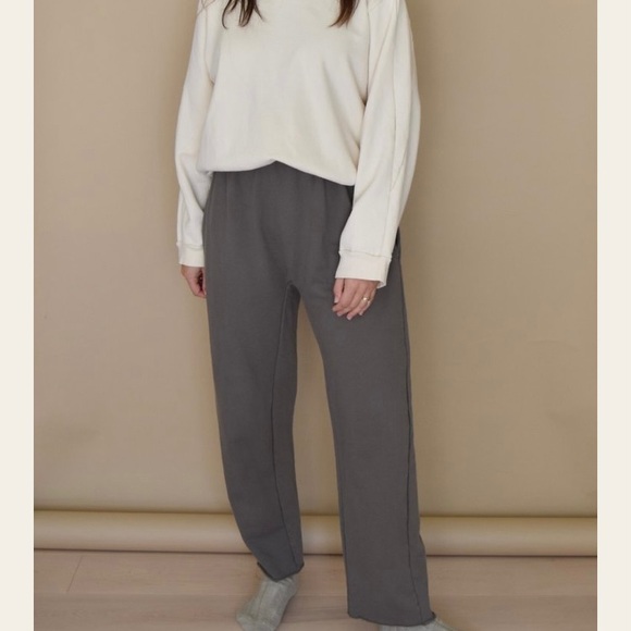 Wol hide easy sweatpants in fir, size large. - Picture 2 of 4